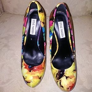 Steven Madden Nala Floral Print Size 7 1/2